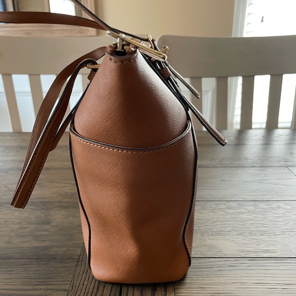 Tan Michael Kors Totebag - Picture 5 of 11